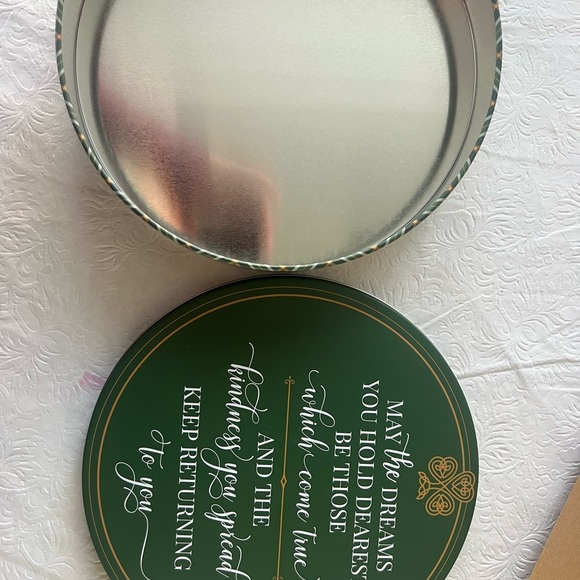 COPY - Brobst & Maple Christmas Cookie Tins | With Lid | Irish Blessing - Picture 4 of 5
